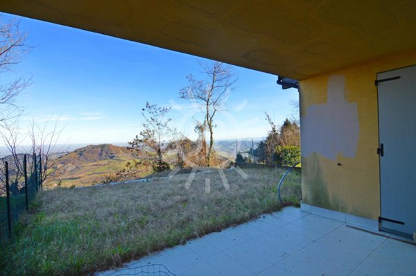 casa indipendente in vendita a Castel San Pietro Terme in zona Montecalderaro