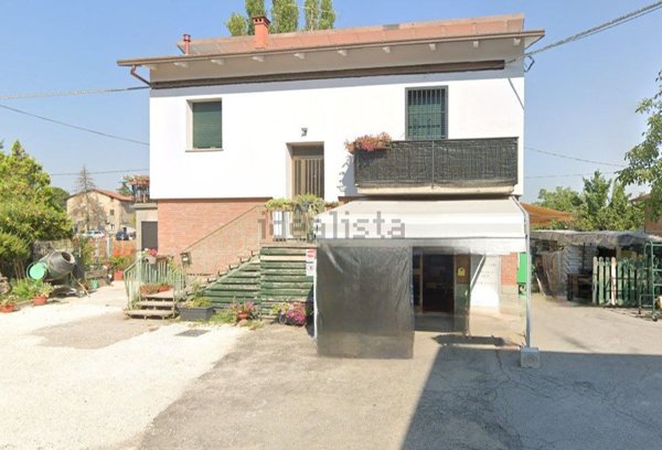 locale commerciale in vendita a Castel San Pietro Terme