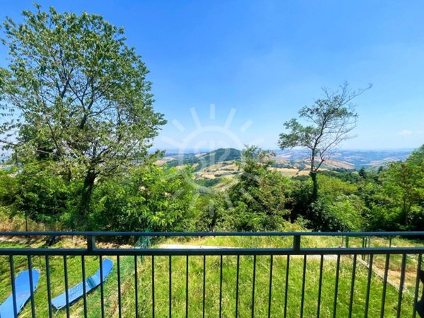 casa indipendente in vendita a Castel San Pietro Terme in zona Montecalderaro