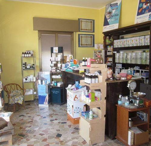 negozio in vendita a Castel San Pietro Terme in zona Osteria Grande