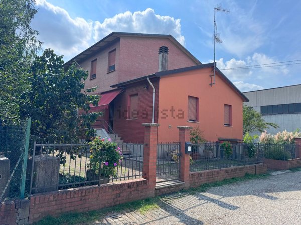 casa indipendente in vendita a Castel San Pietro Terme in zona Osteria Grande