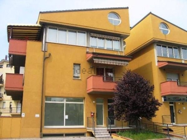 ufficio in vendita a Castel San Pietro Terme