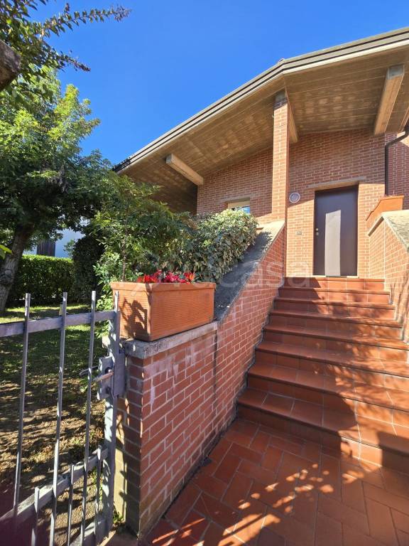 casa indipendente in vendita a Castel San Pietro Terme in zona Osteria Grande