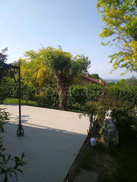 casa indipendente in vendita a Castel San Pietro Terme in zona Liano