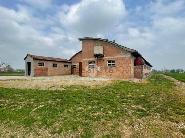 capannone in vendita a Castel San Pietro Terme