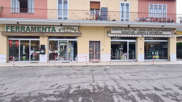 negozio in vendita a Castel San Pietro Terme in zona Osteria Grande