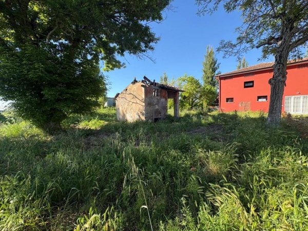 locale commerciale in vendita a Castel San Pietro Terme