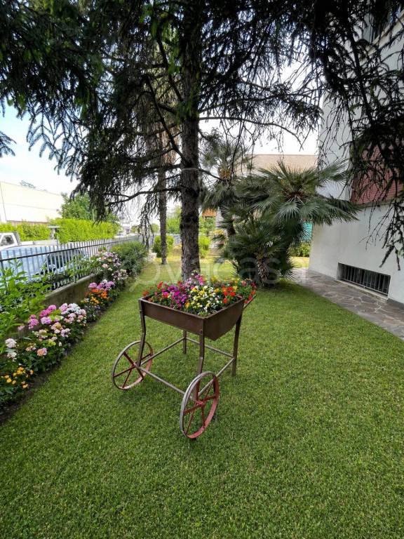capannone in vendita a Castel San Pietro Terme