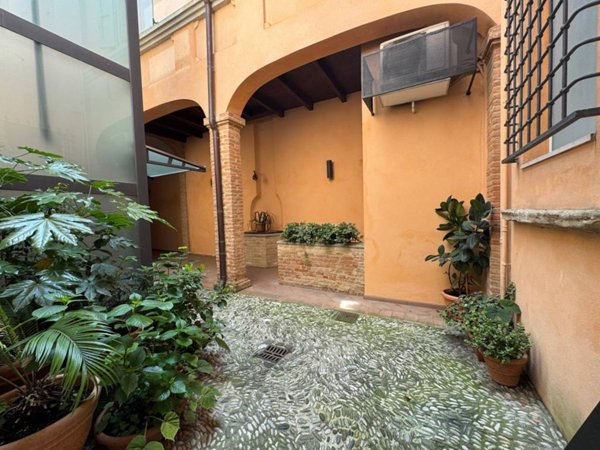 negozio in vendita a Castel San Pietro Terme
