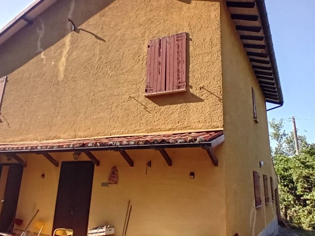 appartamento in vendita a Castel San Pietro Terme in zona Montecalderaro