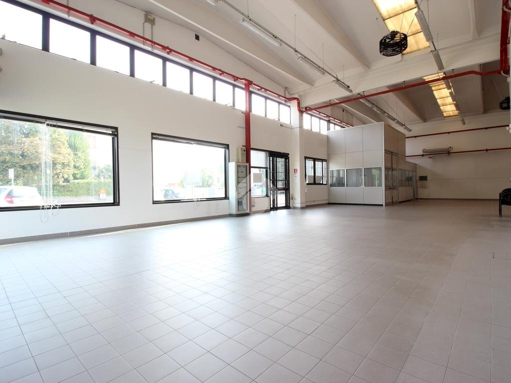 locale commerciale in vendita a Castenaso