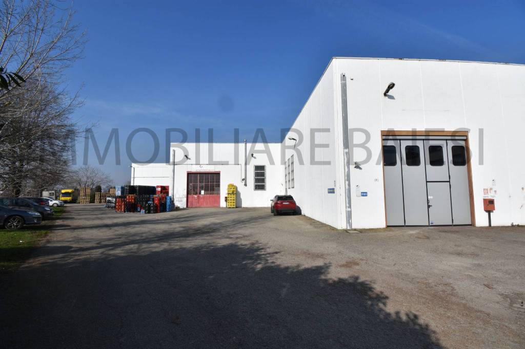 locale commerciale in vendita a Castenaso in zona Villanova