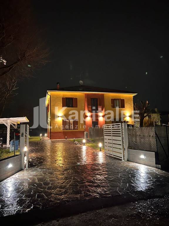 casa indipendente in vendita a Castenaso in zona Marano