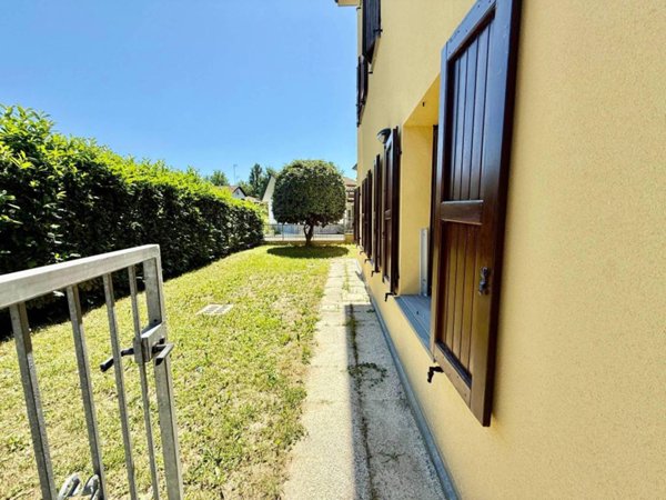 appartamento in vendita a Castenaso in zona Fiesso