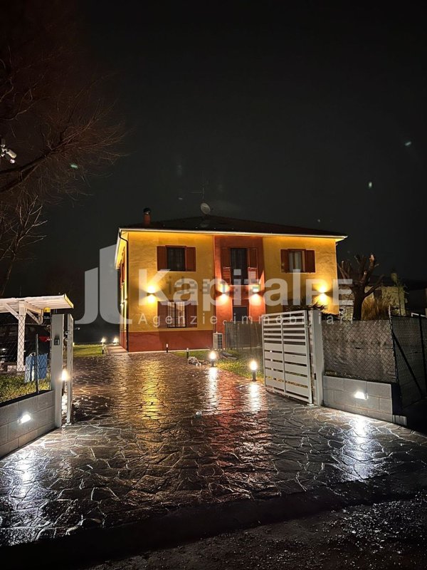 casa indipendente in vendita a Castenaso in zona Marano