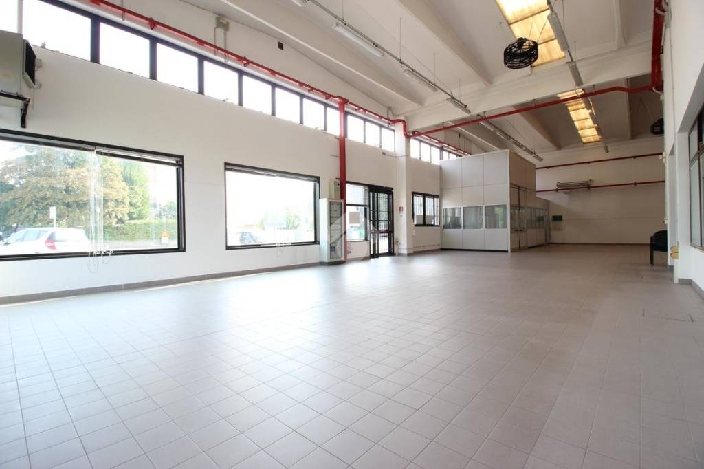 locale commerciale in vendita a Castenaso