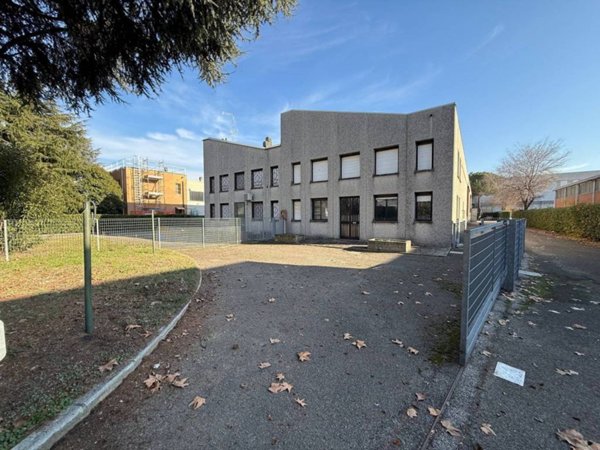 locale di sgombero in vendita a Castenaso in zona Villanova