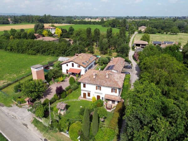 casa indipendente in vendita a Castenaso in zona Fiesso