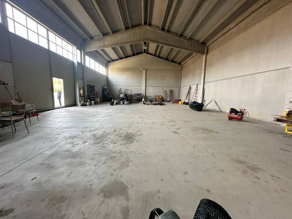 capannone in vendita a Castenaso