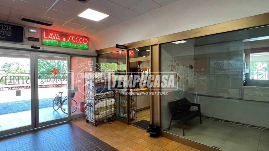 negozio in vendita a Castenaso