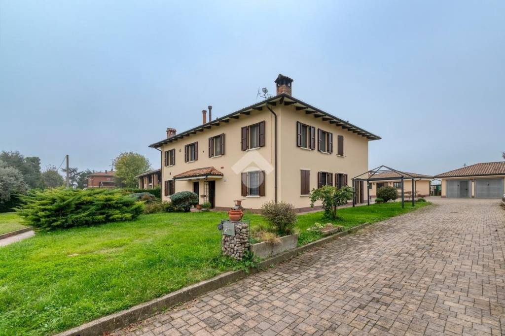 casa indipendente in vendita a Castenaso in zona Marano