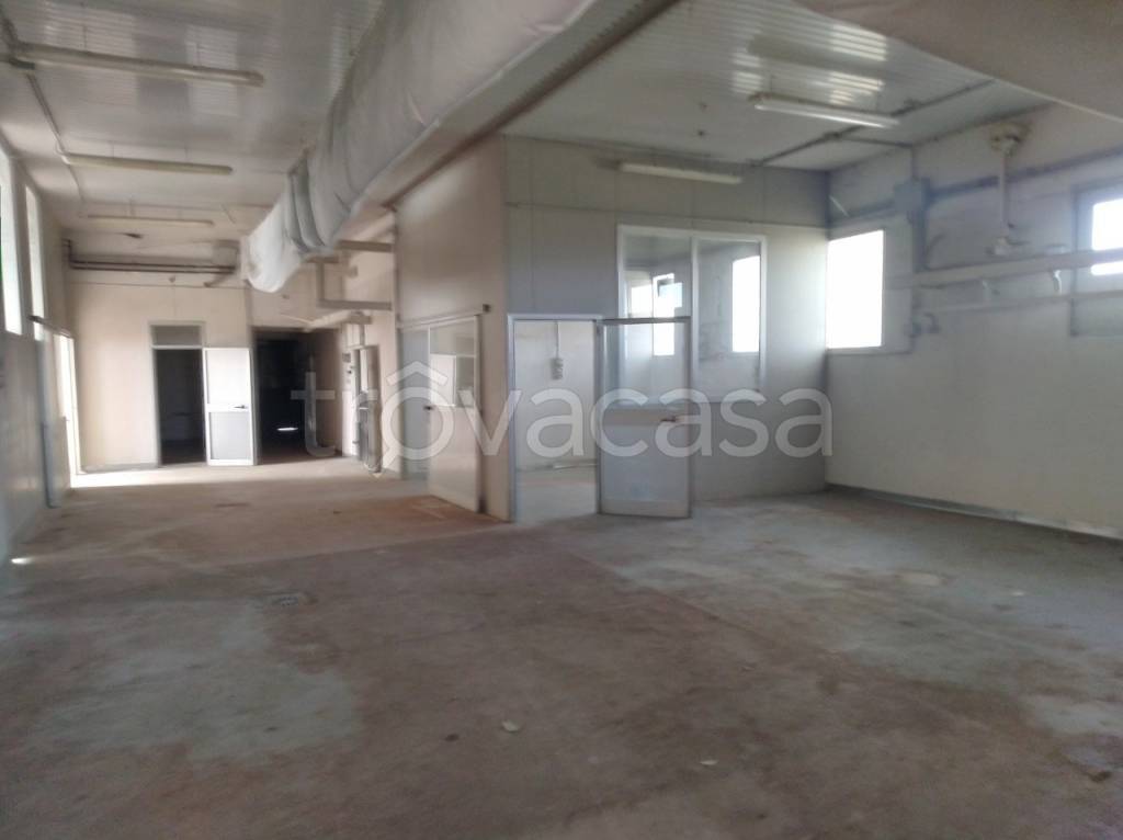 locale commerciale in vendita a Castenaso in zona Marano
