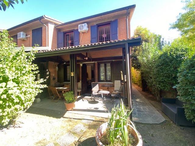 casa indipendente in vendita a Castenaso in zona Fiesso