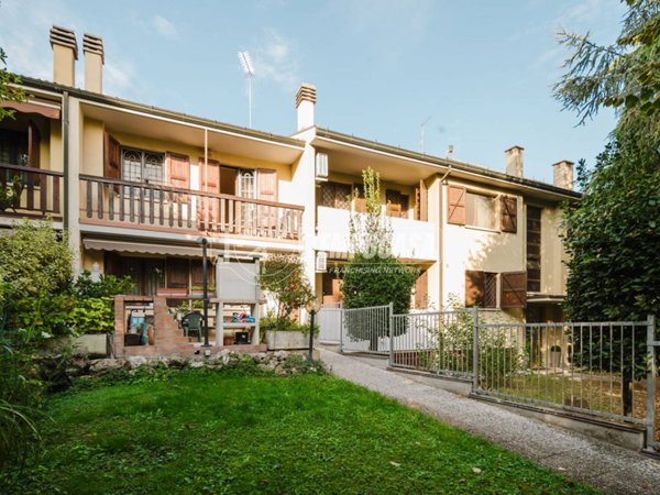 casa indipendente in vendita a Castenaso in zona Fiesso