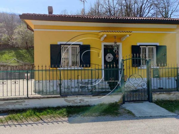 casa indipendente in vendita a Castiglione dei Pepoli in zona Spianamento