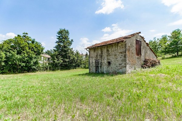 terreno edificabile in vendita a Castiglione dei Pepoli in zona Sparvo