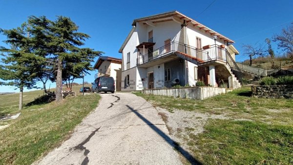 casa indipendente in vendita a Castiglione dei Pepoli in zona Creda