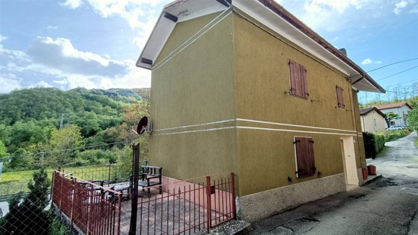 casa indipendente in vendita a Castiglione dei Pepoli in zona Ca' di Landino
