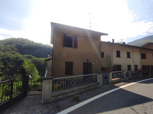 casa indipendente in vendita a Castiglione dei Pepoli in zona Ca' di Landino