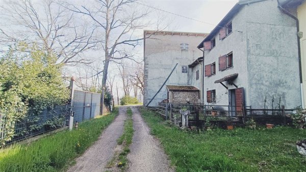 casa indipendente in vendita a Castiglione dei Pepoli in zona Sparvo