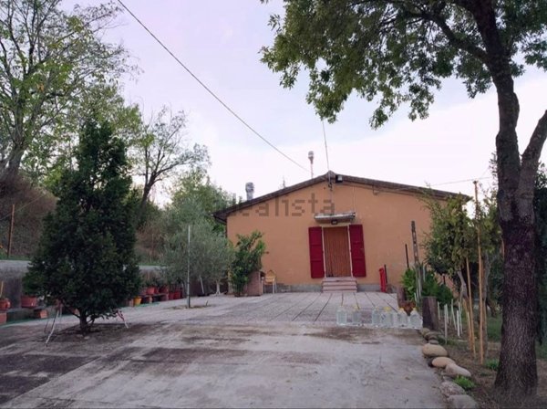 casa indipendente in vendita a Castiglione dei Pepoli