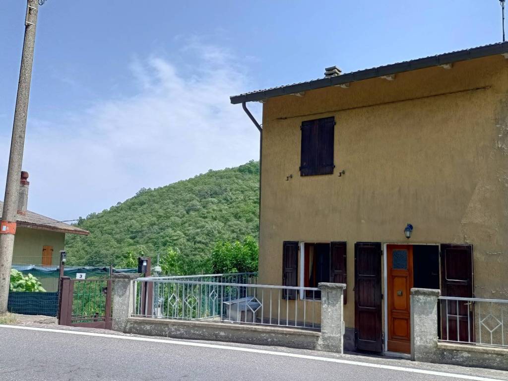 casa indipendente in vendita a Castiglione dei Pepoli in zona Ca' di Landino