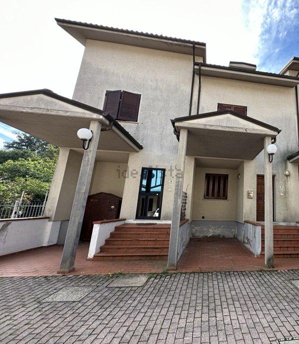 casa indipendente in vendita a Castiglione dei Pepoli in zona Roncobilaccio