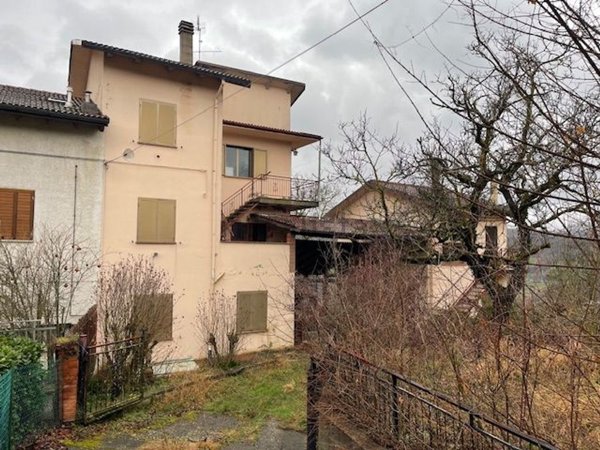casa indipendente in vendita a Castiglione dei Pepoli in zona Lagaro