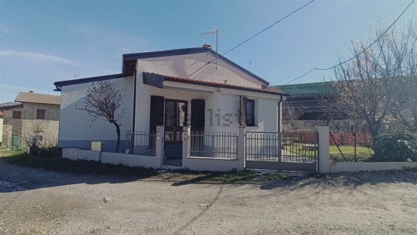 casa indipendente in vendita a Castiglione dei Pepoli