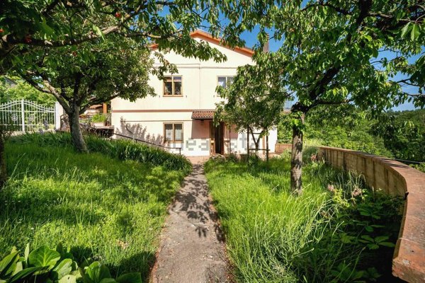 appartamento in vendita a Castiglione dei Pepoli in zona Roncobilaccio