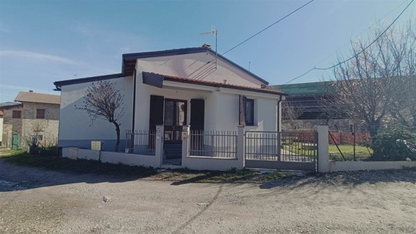 casa indipendente in vendita a Castiglione dei Pepoli in zona Ca' di Landino