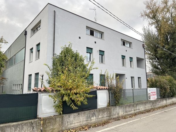 locale commerciale in vendita a Crevalcore
