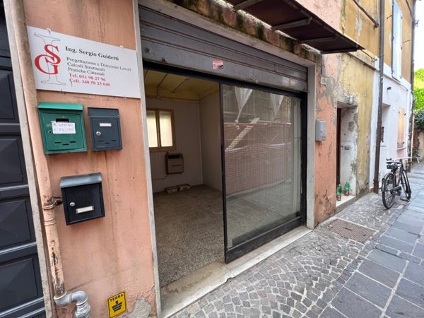 locale commerciale in vendita a Crevalcore