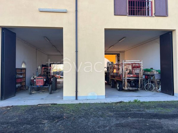 locale commerciale in vendita a Crevalcore
