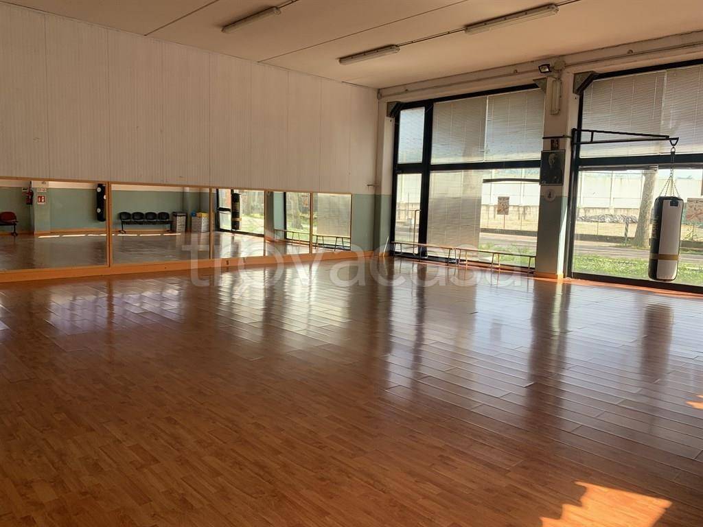 locale commerciale in vendita a Crevalcore