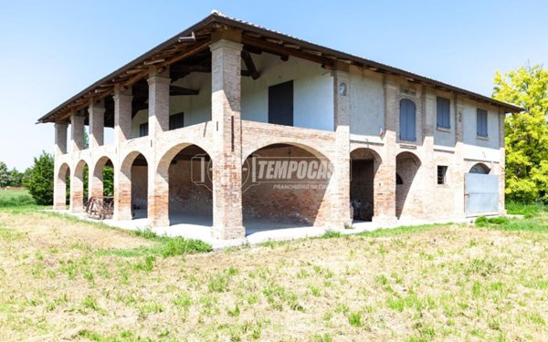 appartamento in vendita a Crevalcore in zona Galeazza