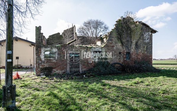 rudere in vendita a Crevalcore