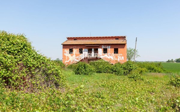 casa indipendente in vendita a Crevalcore in zona Sammartini