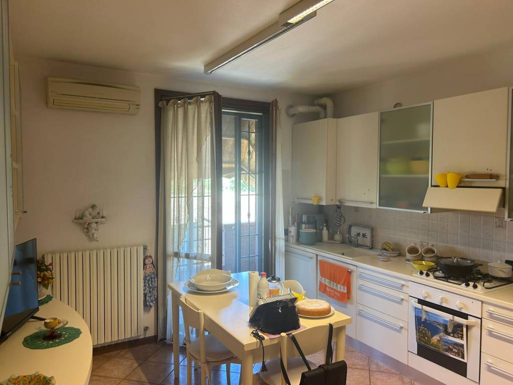 appartamento in vendita a Crevalcore in zona Caselle