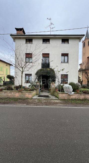 appartamento in vendita a Crevalcore in zona Caselle